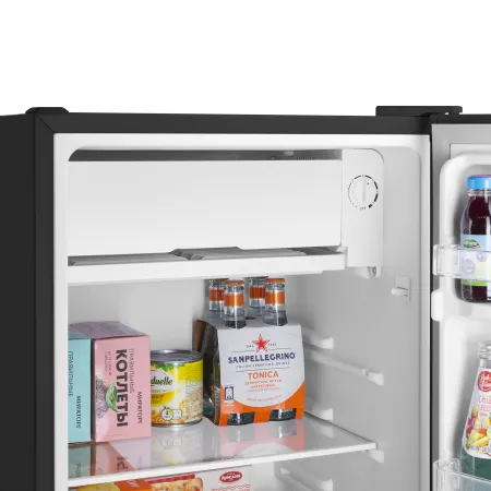 Однокамерный холодильник MAUNFELD MFF83B черный Черный