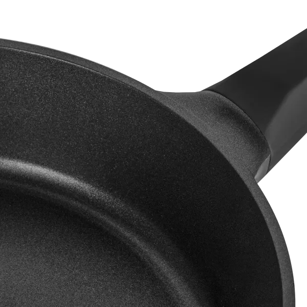 Сковорода MAUNFELD AURORA MF28ARR1FP из литого алюминия, 28 см Черный